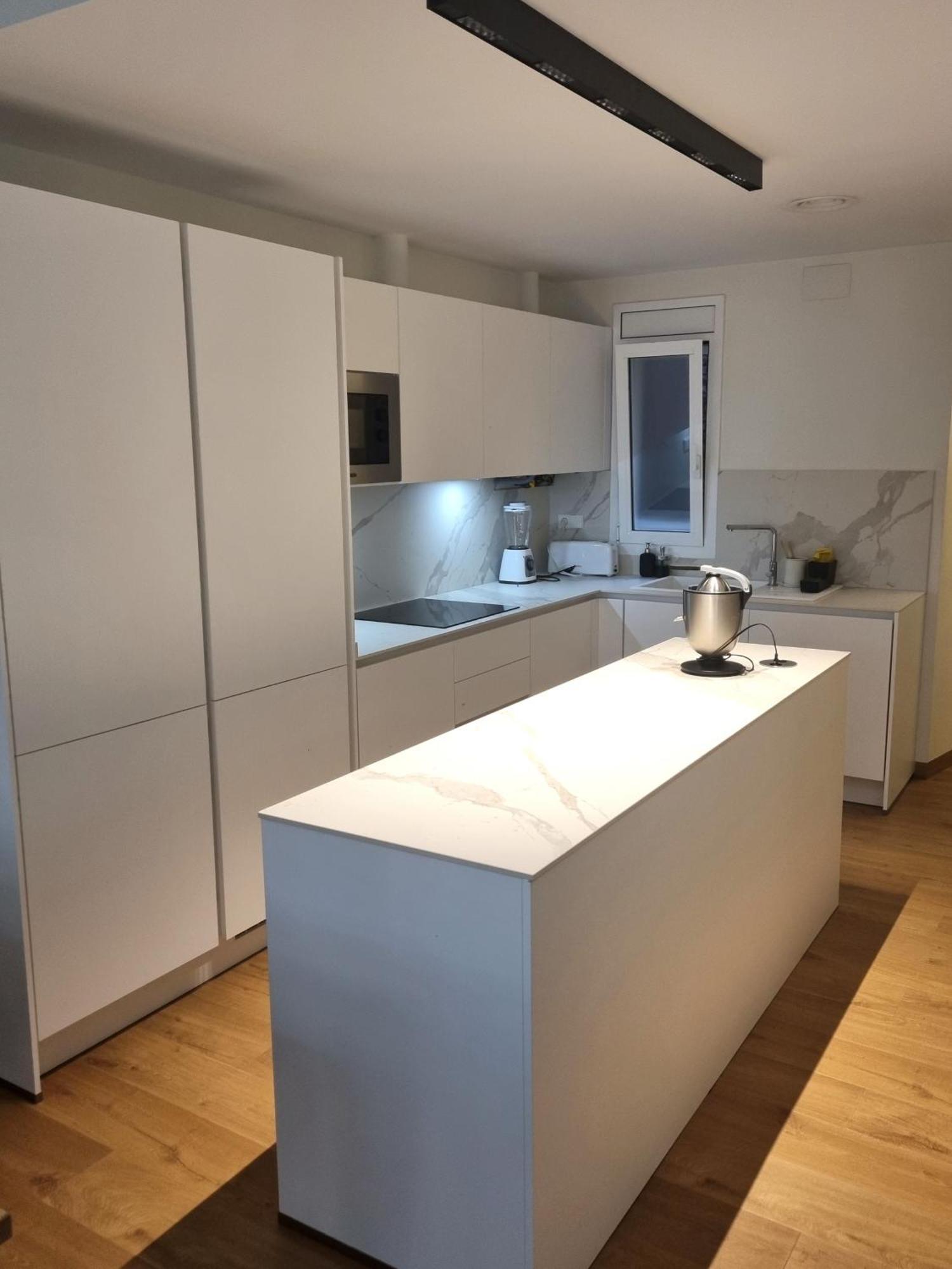 Cozy Bedroom With A Private Bathroom In A Shared House * Barcellona