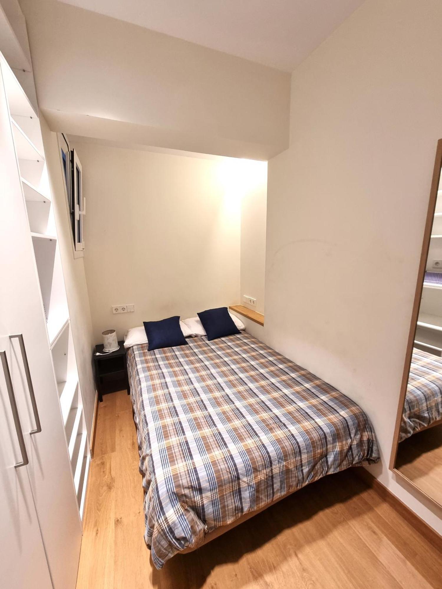 Affittacamere Cozy Bedroom With A Private Bathroom In A Shared House *